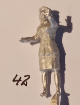 unpainted Woman closing street -0-