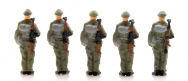 NVA 5 soldiers standing with gun on shoulder -TT-